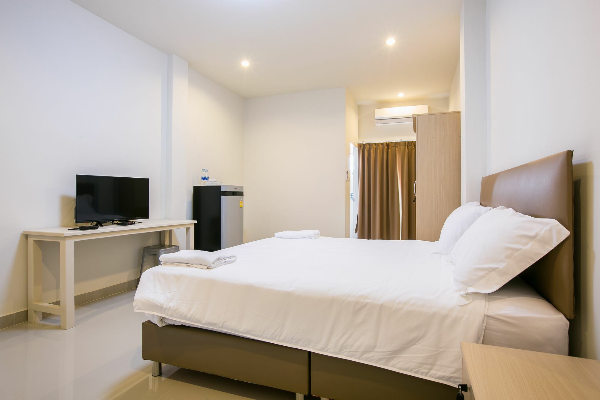 J-House Phetchaburi Aparthotel Ngoại thất bức ảnh