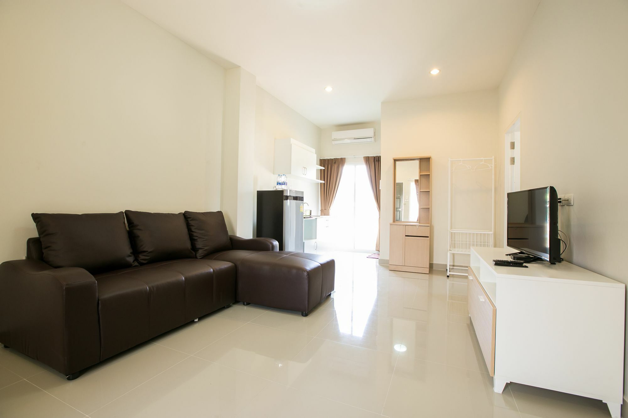 J-House Phetchaburi Aparthotel Ngoại thất bức ảnh