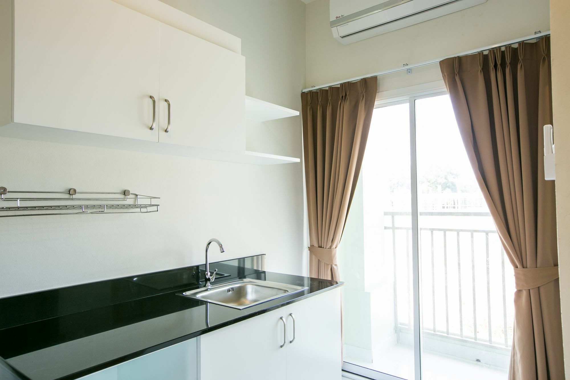 J-House Phetchaburi Aparthotel Ngoại thất bức ảnh
