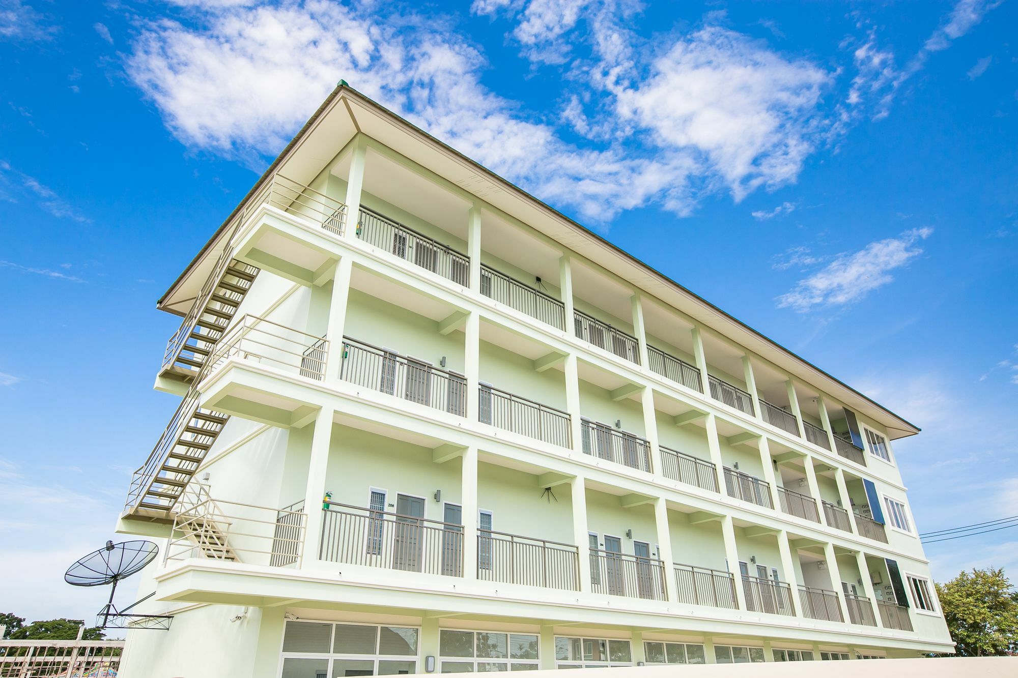 J-House Phetchaburi Aparthotel Ngoại thất bức ảnh